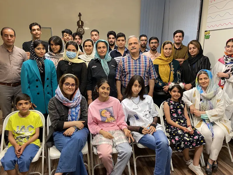 جلسه گروه درمان با حضور آقای فرهمندپور