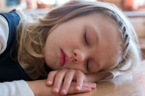 علت مشکلات بی خوابی در کودکان