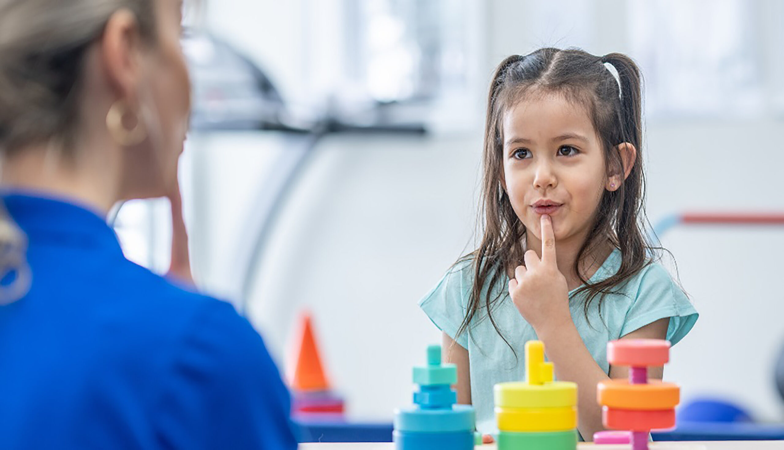 5 علت شایع تاخیر در گفتار کودکان کدام است؟